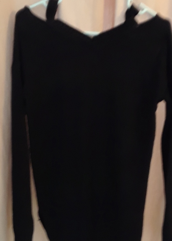 Womens v neck sweater with off shoulder sleeves
